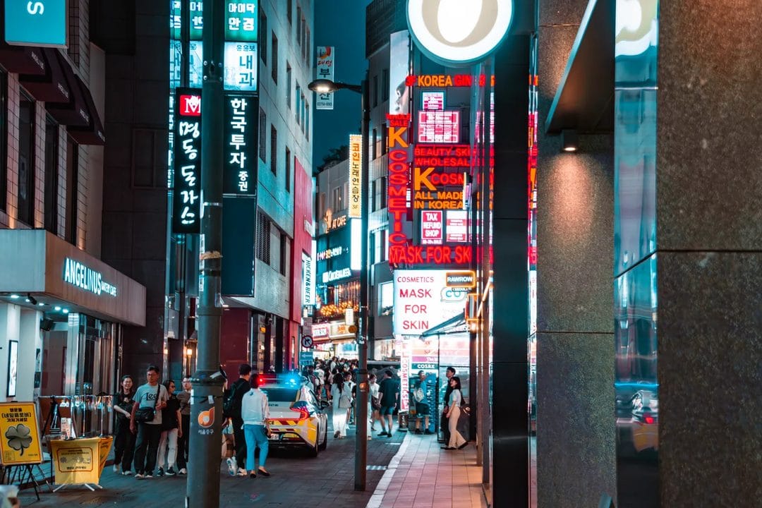 The Four-Cut Takeover: How a Korean Photo Booth Trend Rewrote Asia's Street-Level Retail