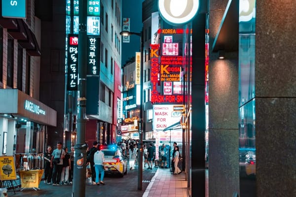 The Four-Cut Takeover: How a Korean Photo Booth Trend Rewrote Asia's Street-Level Retail